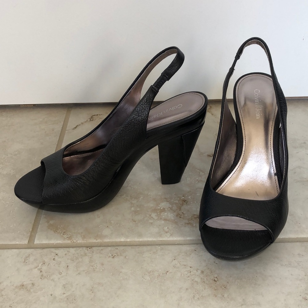 Calvin Klein Black, Open Toe Platform Shoe, 7.5 M,